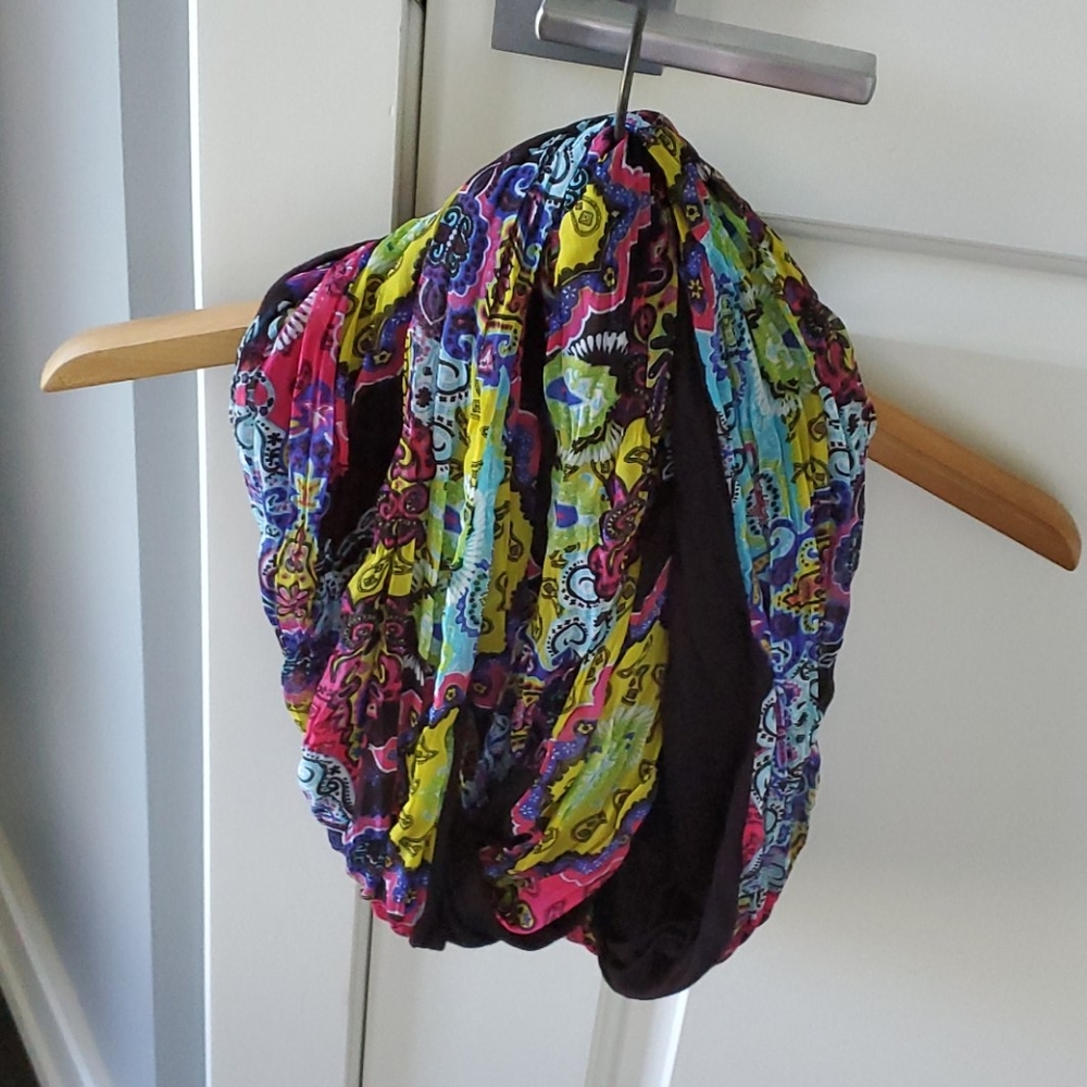 Beautiful infinity scarf!